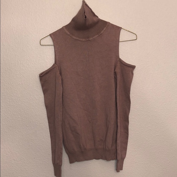 Mauve Long-Sleeve Turtleneck w/ Shoulder Cut-Outs - Picture 1 of 1